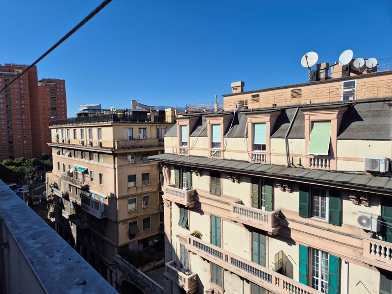 Appartamento in Vendita a Genova, zona Sampierdarena, 98'000€, 67 m²