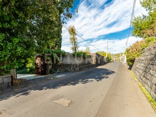 Casa Indipendente in Vendita a Aci Castello, 389'000€, 230 m²