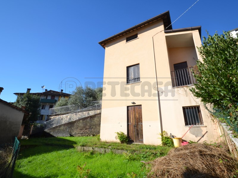 Casa Indipendente in Vendita a Valdagno, zona CENTRO STORICO, 19'000€, 68 m²