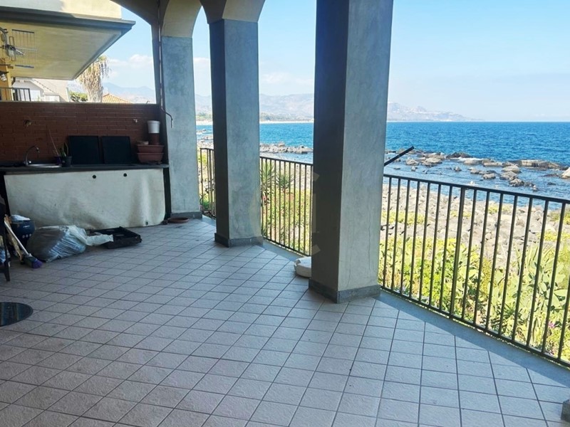 Appartamento in Vendita a Riposto, zona Centro, 175'000€, 115 m²