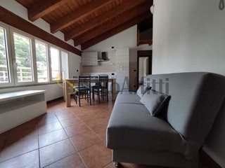 Bilocale in Affitto a Como, zona Rebbio, 850€, 51 m², arredato, con Box