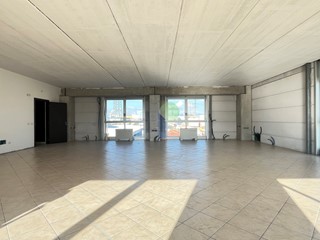 Ufficio in Affitto a Livorno, zona zona Portuale, 1'000€, 150 m²
