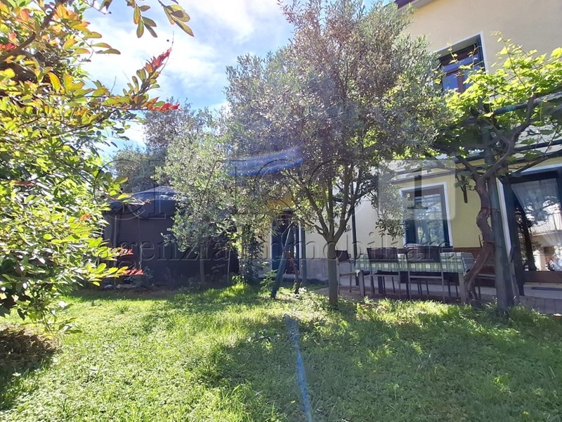 Casa Semi Indipendente in Vendita a Montegalda, 229'000€, 237 m², arredato, con Box