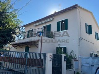Appartamento in Vendita a Livorno, 310'000€, 144 m²