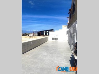 Bilocale in Vendita a Palermo, 100'000€, 68 m²