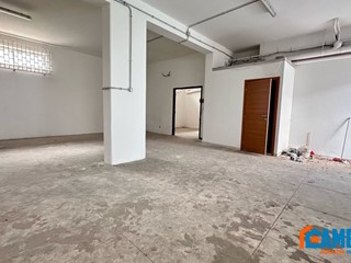 Laboratorio in Vendita a Palermo, 160'000€, 161 m²