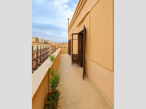 Appartamento in Vendita a Palermo, 420'000€, 188 m²