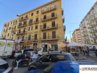 Appartamento in Vendita a Palermo, 130'000€, 121 m²