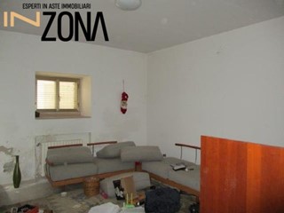 Quadrilocale in Vendita a Farindola, 47'273€, 150 m²
