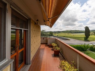 Appartamento in Vendita a Casciana Terme Lari, zona Perignano, 260'000€, 200 m², arredato, con Box