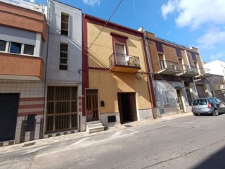 Casa Indipendente in Vendita a Carosino, 68'000€, 200 m², con Box