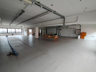 Laboratorio in Vendita a San Giuliano Terme, zona Pappiana, 140'000€, 300 m²
