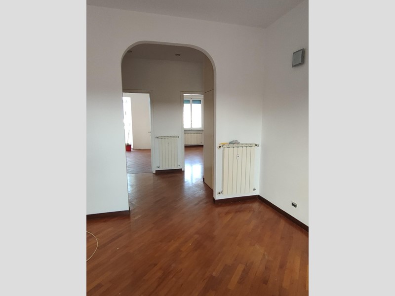 Quadrilocale in Affitto a Carrara, zona Marina di Carrara, 800€, 100 m²