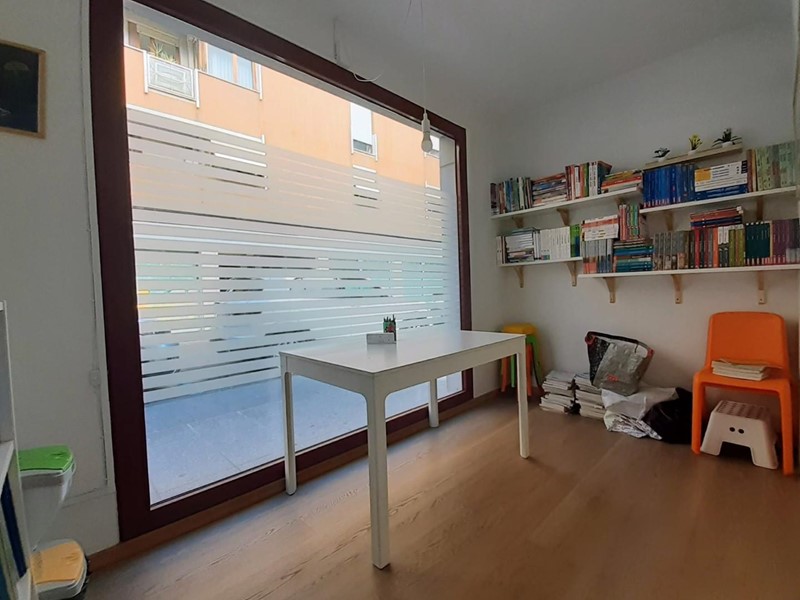 Ufficio in Affitto a Pontedera, 150€, 7 m²