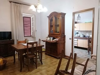 Appartamento in Vendita a Massa, 199'000€, 150 m²