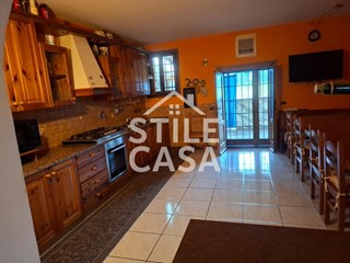 Casa Semi Indipendente in Vendita a Ponte Buggianese, 210'000€, 260 m²