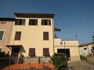 Appartamento in Vendita a Lucca, zona Sorbano Del Vescovo, 145'000€, 100 m²
