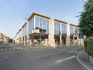 Negozio in Vendita a Canegrate, 456'000€, 1046 m²