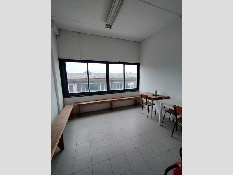 Laboratorio in Affitto a San Giuliano Terme, zona Pappiana, 1'500€, 300 m²