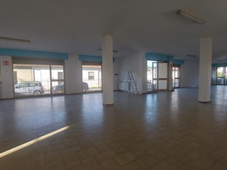Ufficio in Vendita a Viareggio, 175'000€, 200 m²