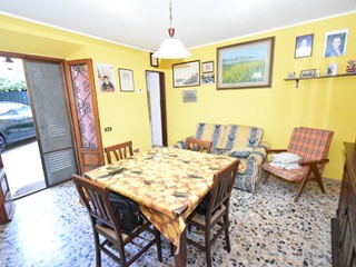 Casa Indipendente in Vendita a Vecchiano, zona Filettole, 90'000€, 75 m², con Box