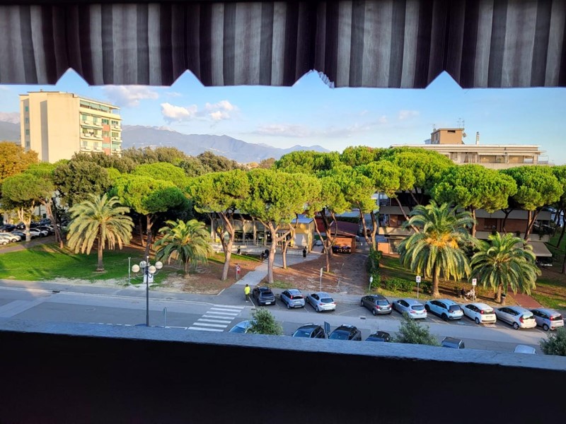 Appartamento in Vendita a Carrara, zona Marina di Carrara, 330'000€, 147 m²