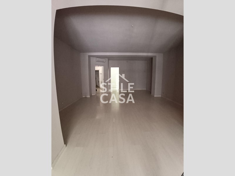 Immobile commerciale in Vendita a Altopascio, 100'000€, 80 m²