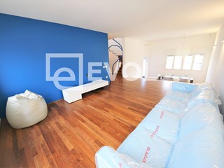 Appartamento in Vendita a Lignano Sabbiadoro, 650'000€, 180 m²