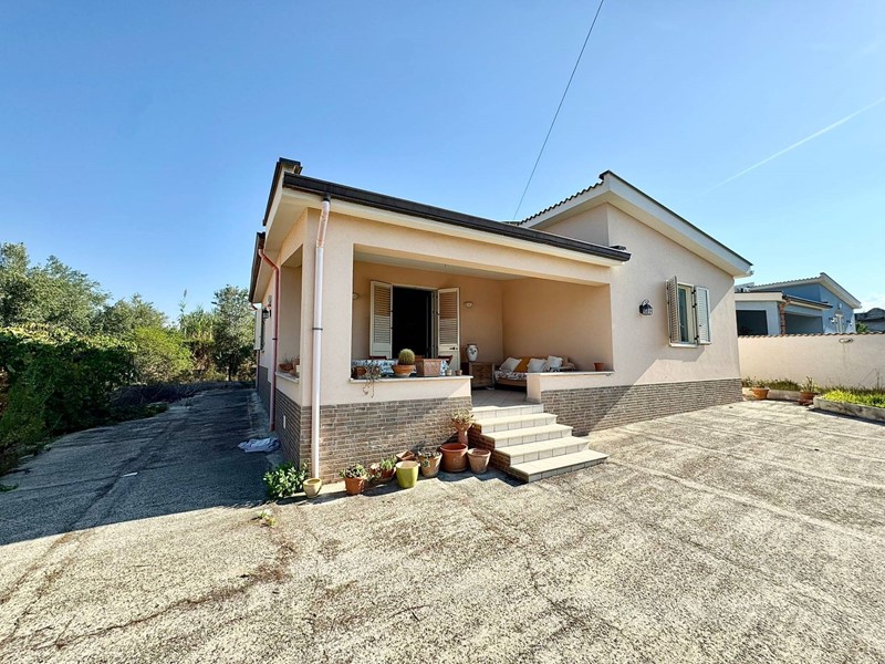 Villa in Vendita a Trappeto, 225'000€, 115 m²