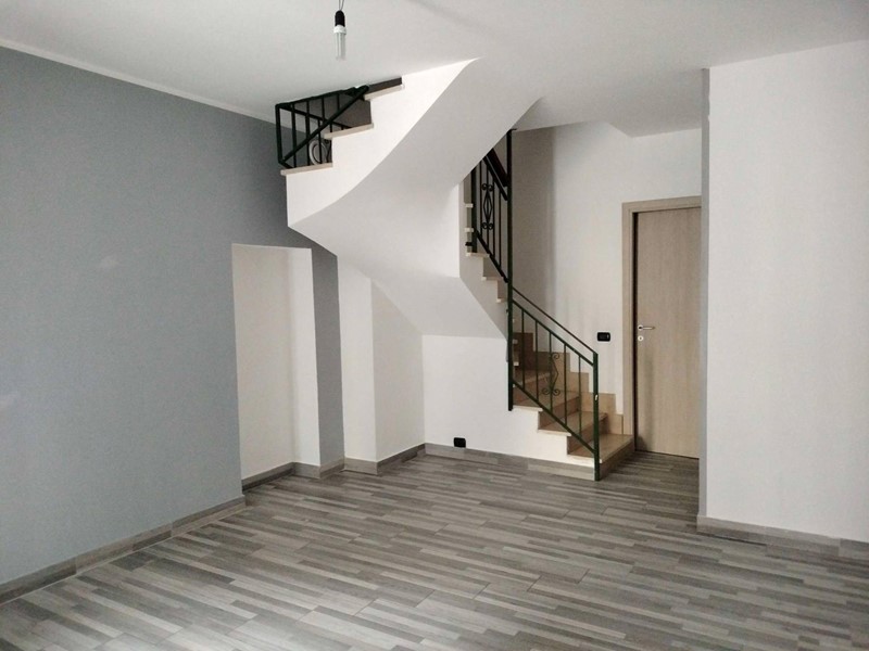 Casa Indipendente in Affitto a Alessandria, 900€, 110 m²