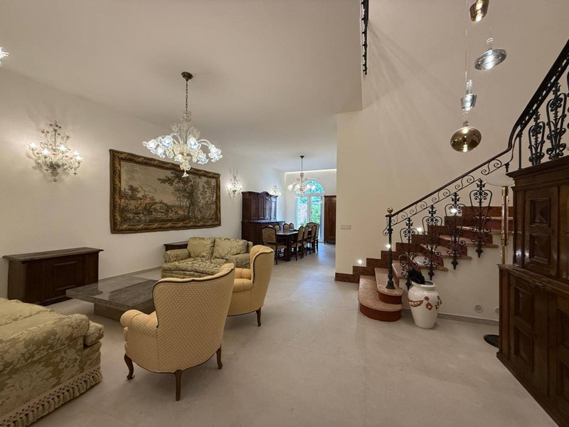 Casa Indipendente in Vendita a Ferrara, 1'200'000&euro;, 375 m²