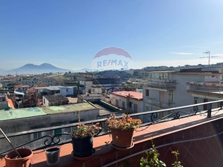 Quadrilocale in Vendita a Napoli, 205'000€, 100 m²