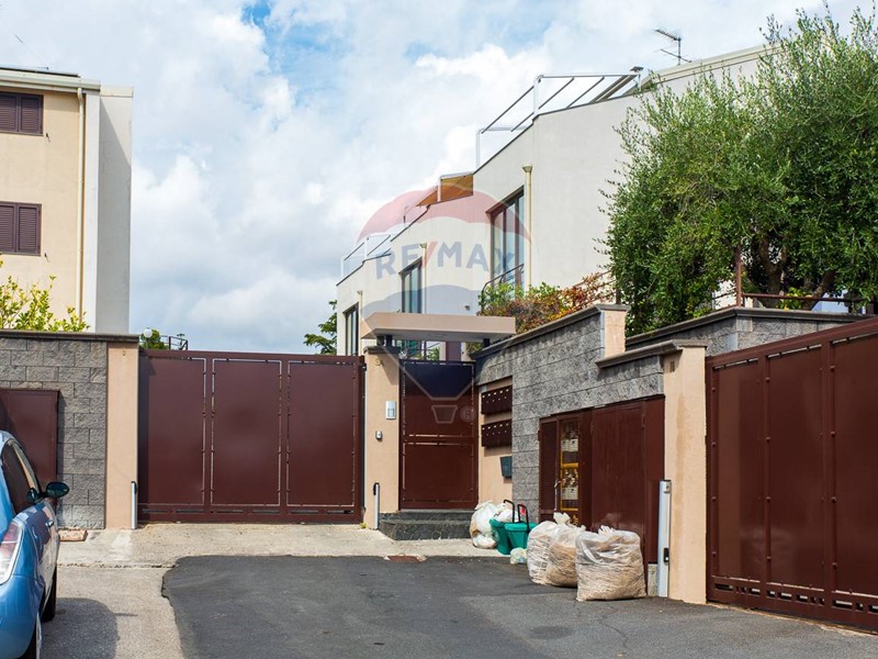 Appartamento in Vendita a San Giovanni la Punta, 249'000&euro;, 150 m²