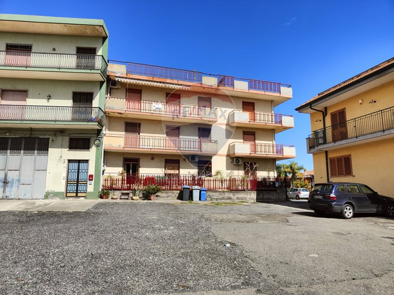 Quadrilocale in Vendita a Mascali, 65'000€, 100 m²