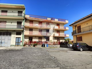 Quadrilocale in Vendita a Mascali, 65'000€, 100 m²