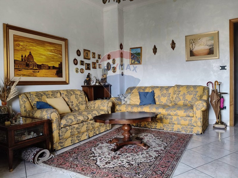 Appartamento in Vendita a Catania, 180'000&euro;, 140 m²