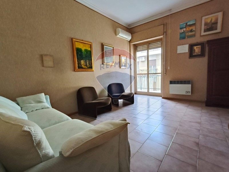 Quadrilocale in Vendita a Catania, 130'000&euro;, 115 m²
