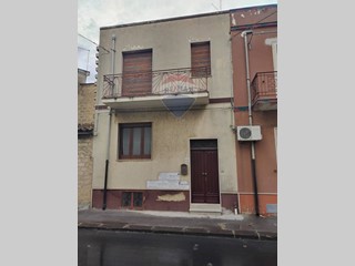 Casa Indipendente in Vendita a Grammichele, 55'000€, 200 m²