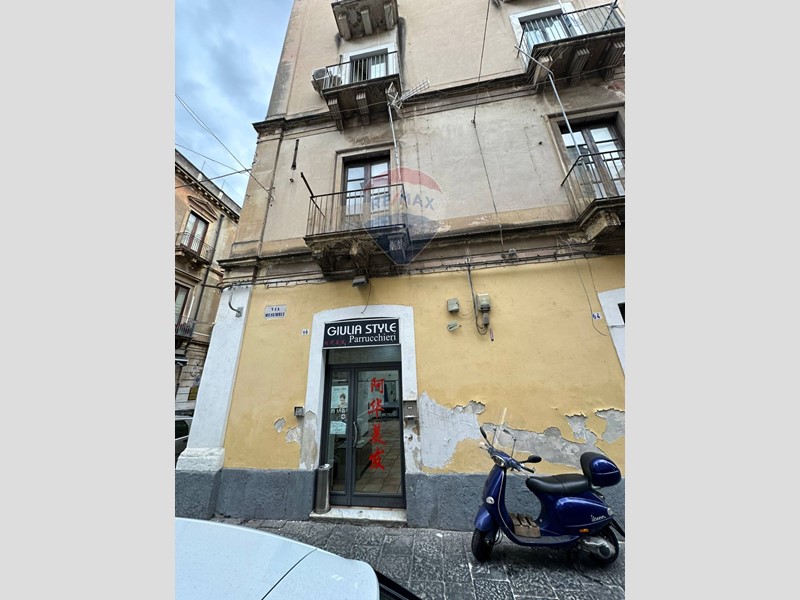 Negozio in Vendita a Catania, 100'000&euro;, 129 m²
