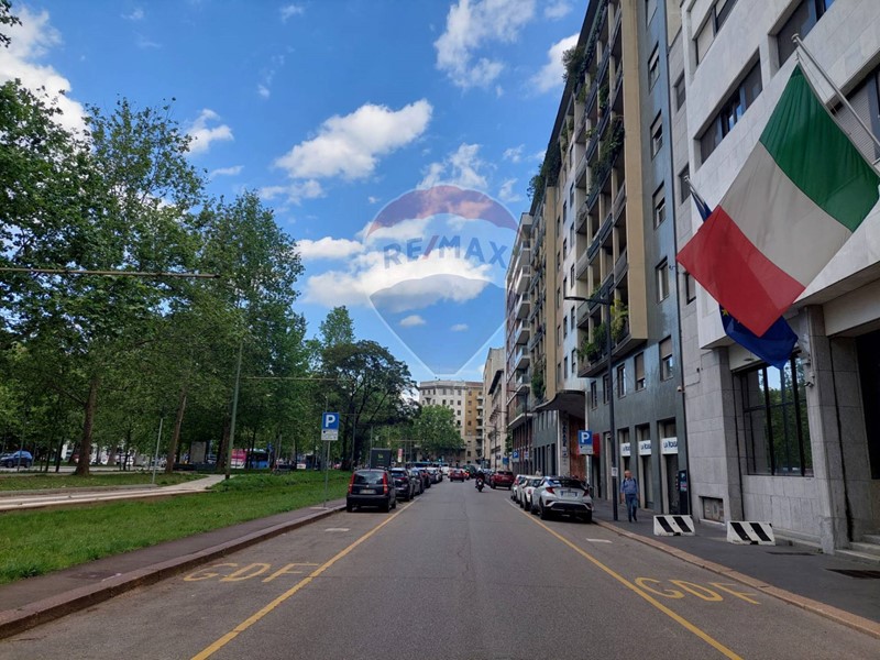 Attività commerciale in Vendita a Milano, 99'000&euro;, 130 m²