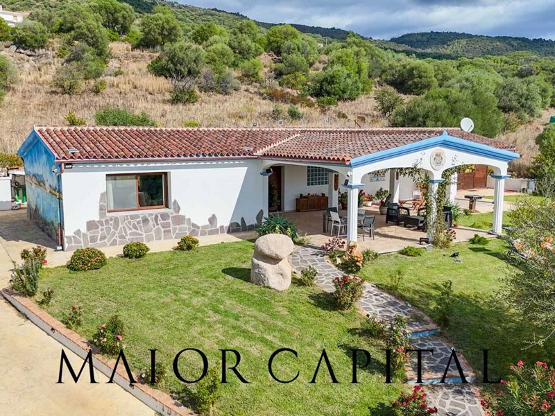 Villa in Vendita a Torpè, 550'000€, 170 m²