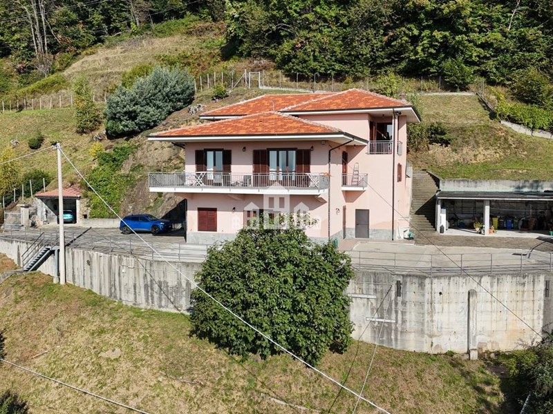 Villa in Vendita a Prascorsano, 220'000€, 230 m²
