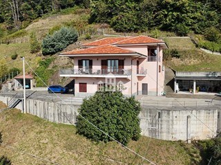 Villa in Vendita a Prascorsano, 220'000€, 230 m²