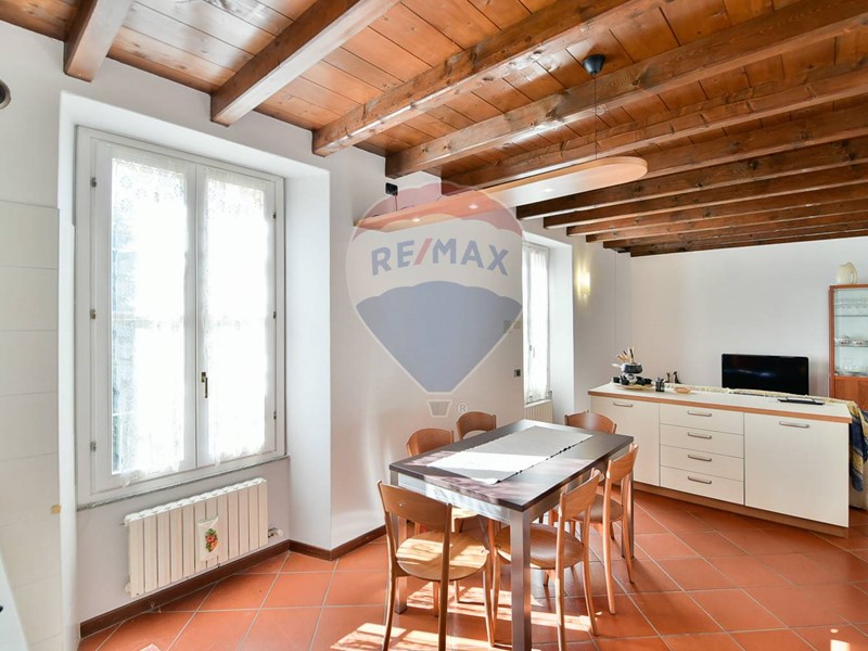 Bilocale in Vendita a Orsenigo, 120'000€, 65 m²