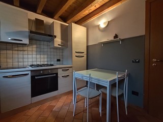 Bilocale in Affitto a Iseo, 700€, 60 m²