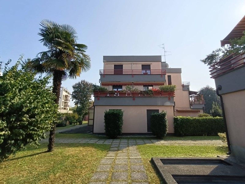 Quadrilocale in Vendita a Vedano al Lambro, 234'000€, 103 m²