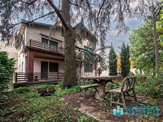 Villa in Vendita a Mariano Comense, 390'000€, 308 m²