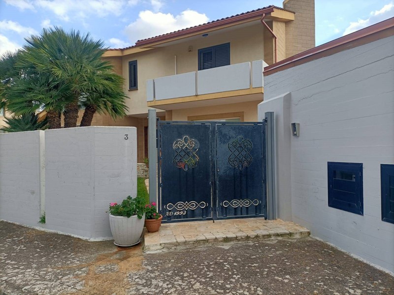 Villa in Vendita a Fragagnano, 250'000€, 195 m²