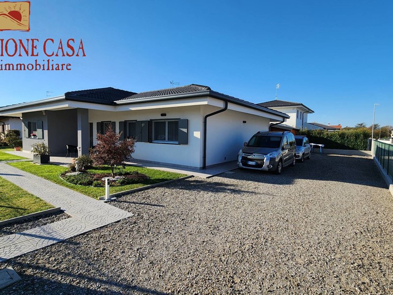 Villa in Vendita a Romans d'Isonzo, 367'000€, 130 m²