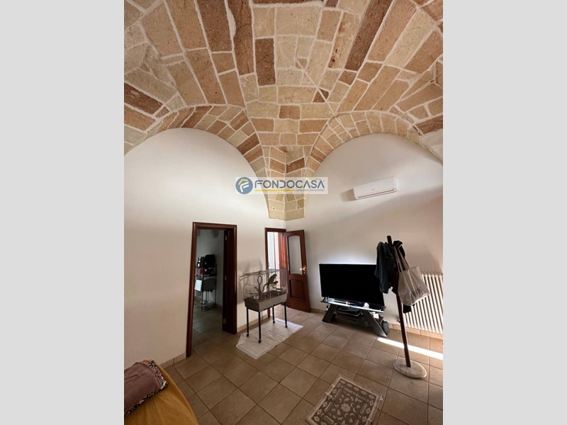 Appartamento in Affitto a Lizzanello, 600€, 105 m²